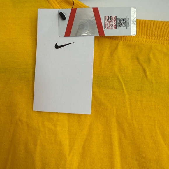 Nike Men's Yellow Michigan Wolverines T-Shirt Large - Picture 4 of 4